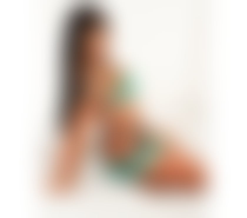 Escorts Merseyside Liverpool - Photos for Nicole Beautiful Happy Brazilian Party Girl