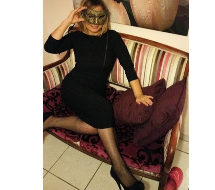 Escorts Hampshire Rushmoor - Photos for SENSUAL MASAGE STRAP-ON