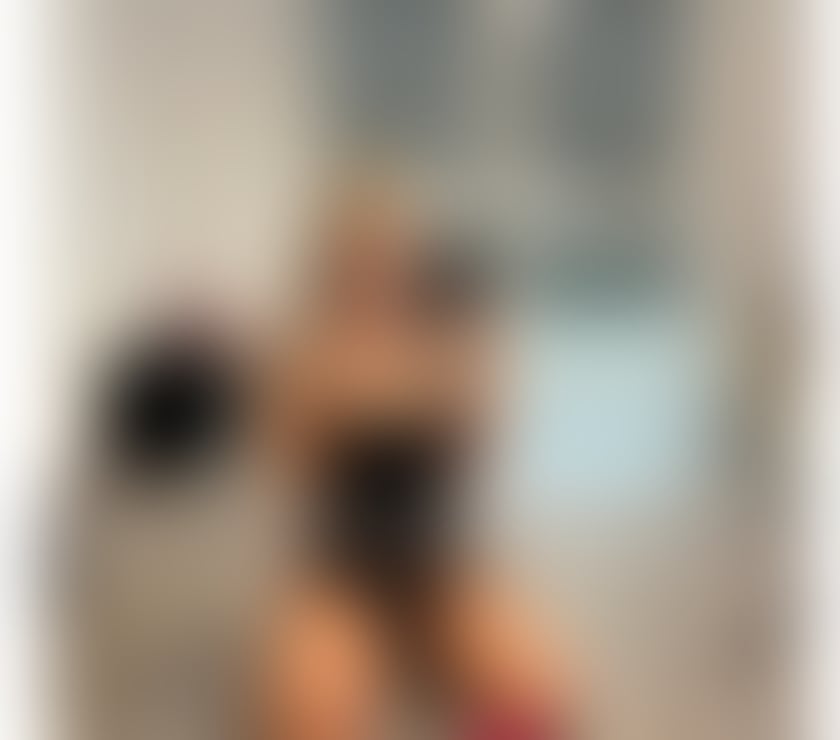 Escorts North West London Colindale Station - North West London - Photos for BLONDE PETITE EXTRA SMALL 🇧🇷