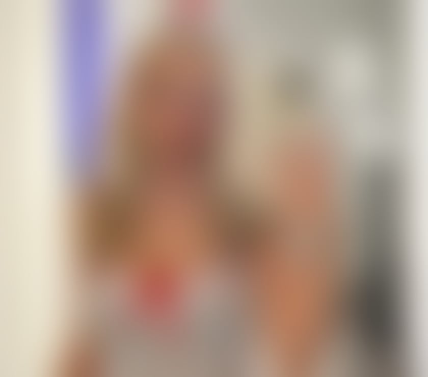 Escorts North West London Hendon - North West London - Photos for BLONDE PETITE EXTRA SMALL 🇧🇷