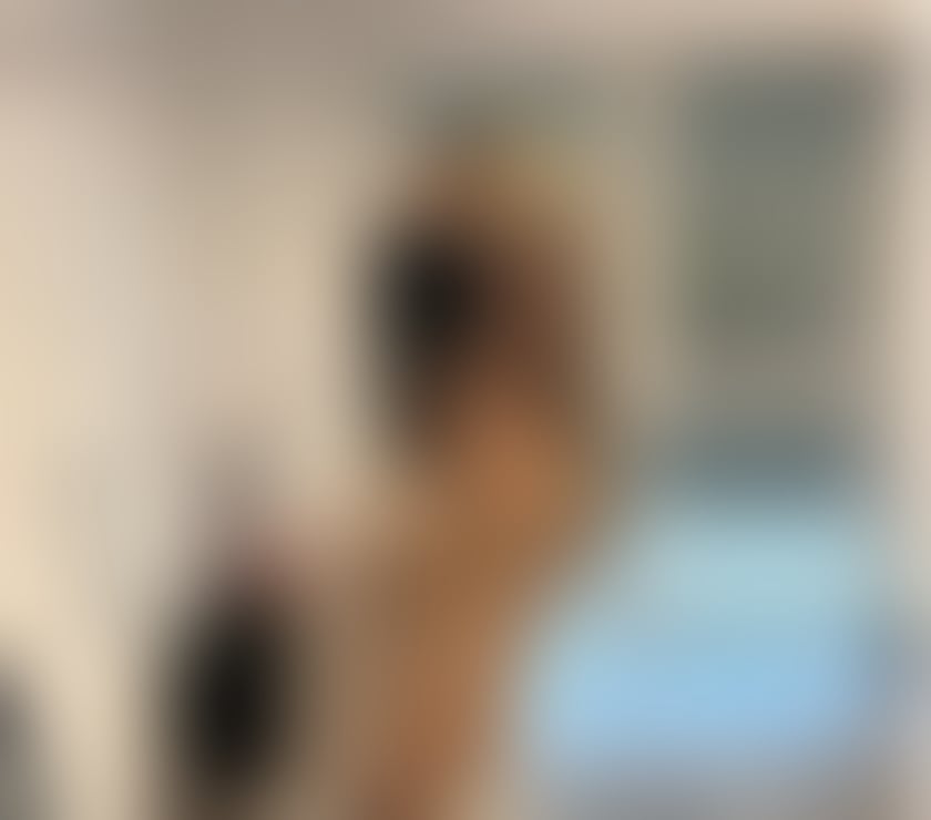Escorts North West London Hendon - North West London - Photos for BLONDE PETITE EXTRA SMALL 🇧🇷