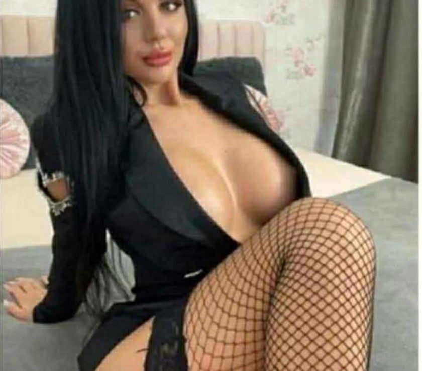 Escorts Brighton City Centre Brighton - Photos for Hey hot brunette here just for you Rebeka ❤️💦