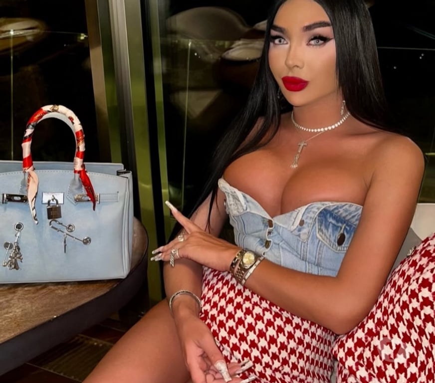 Escorts West Sussex Crawley - Photos for Hey hot brunette here just for you Rebeka ❤️💦