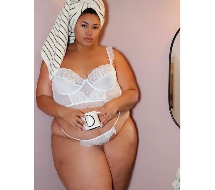 Escorts West Midlands Birmingham - Photos for HELLO IM NEW HERE FOR YOU CALL ME 😘
