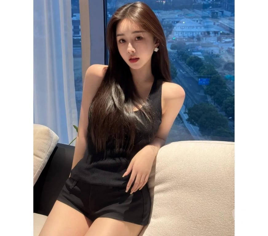 Escorts Ealing Northolt Station - Ealing - Photos for Asian girl with professional massage skill, 1 week only