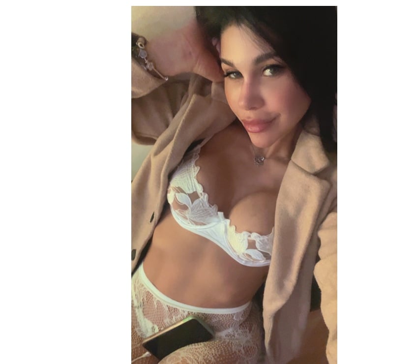 Escorts Glasgow Glasgow City Centre - Glasgow - Photos for BRAZILIAN, sexy 100% REAL PHOTO WHATSAPP VIDEO CALL 🤙🏼