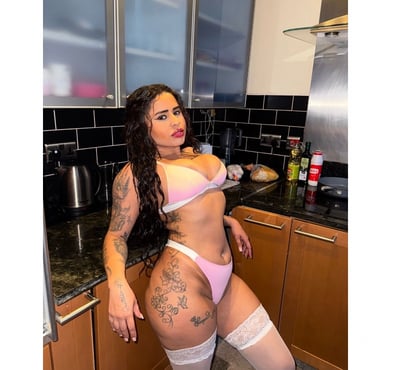  Escorts Northampton West Northamptonshire - Photos for Brazilian Brunette 🇧🇷 New in town🔝🔥