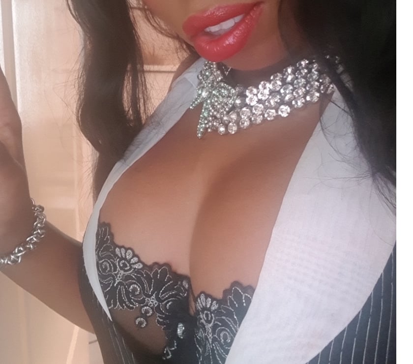 Escorts County Durham Stockton-on-Tees - Photos for Allure Noir Busty elegant mature Lady