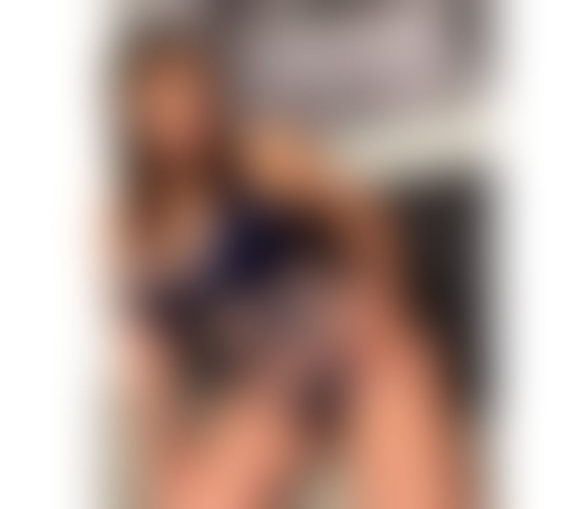 Escorts South East London Lewisham - Photos for Brunette with beautiful curves! I am a calm and cheerfu