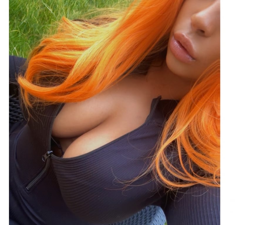 Escorts Kent Gravesham - Photos for British 😈 Lightskin Beauty 🩷 Party Girl 👯‍♀️