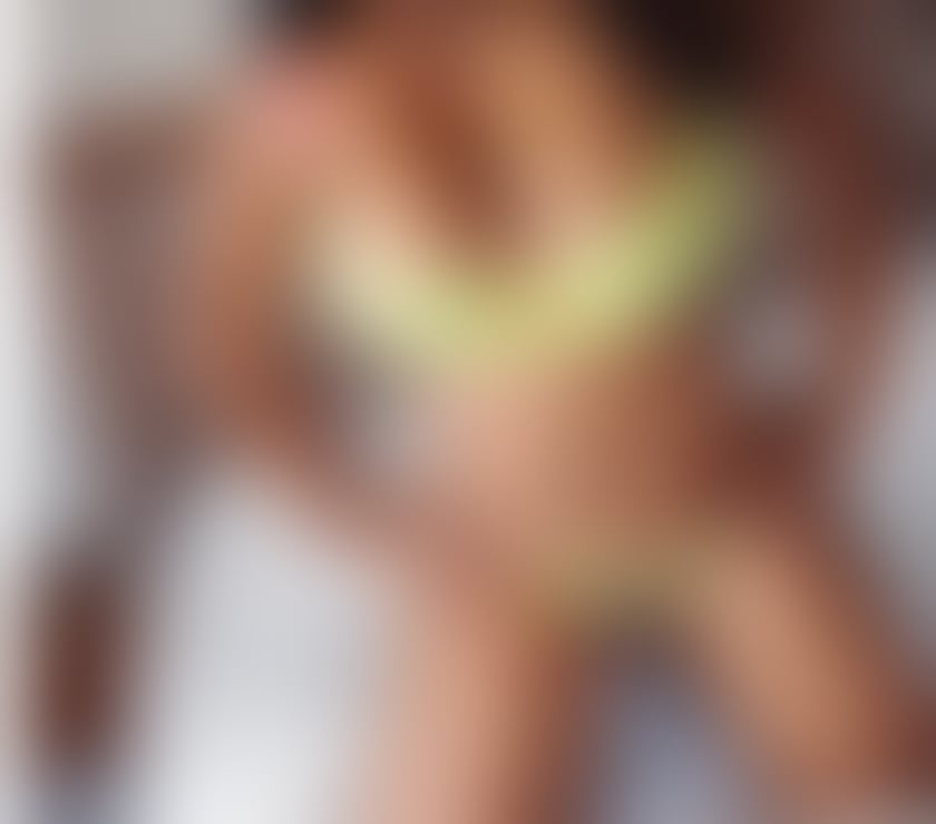 Escorts Belfast Belfast City Centre (South) - Belfast - Photos for New super busty north American girl in Belfast. Ox