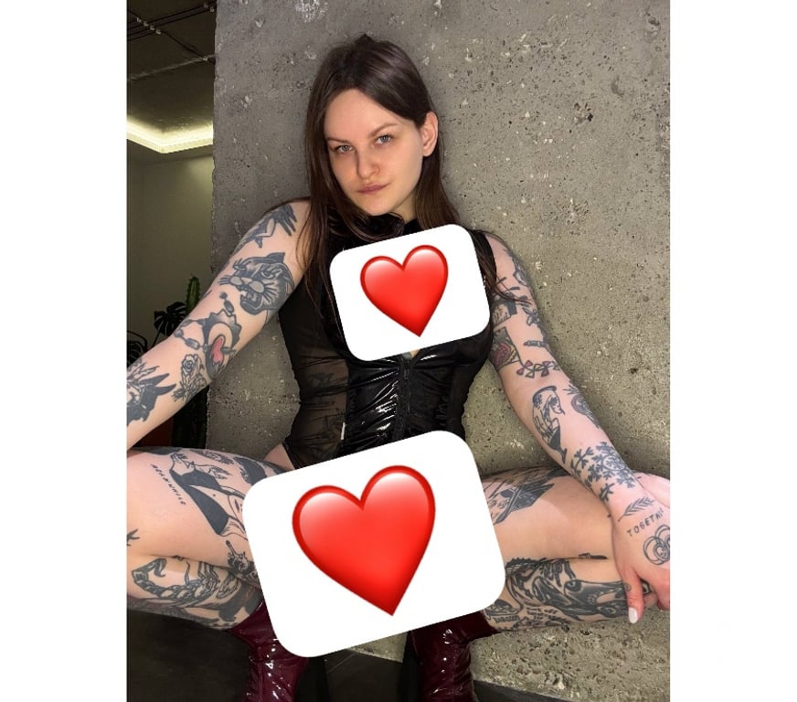 Adult Entertainment East London London Fields Station - East London - Photos for Cute tattooed girl ,+44 07352926939