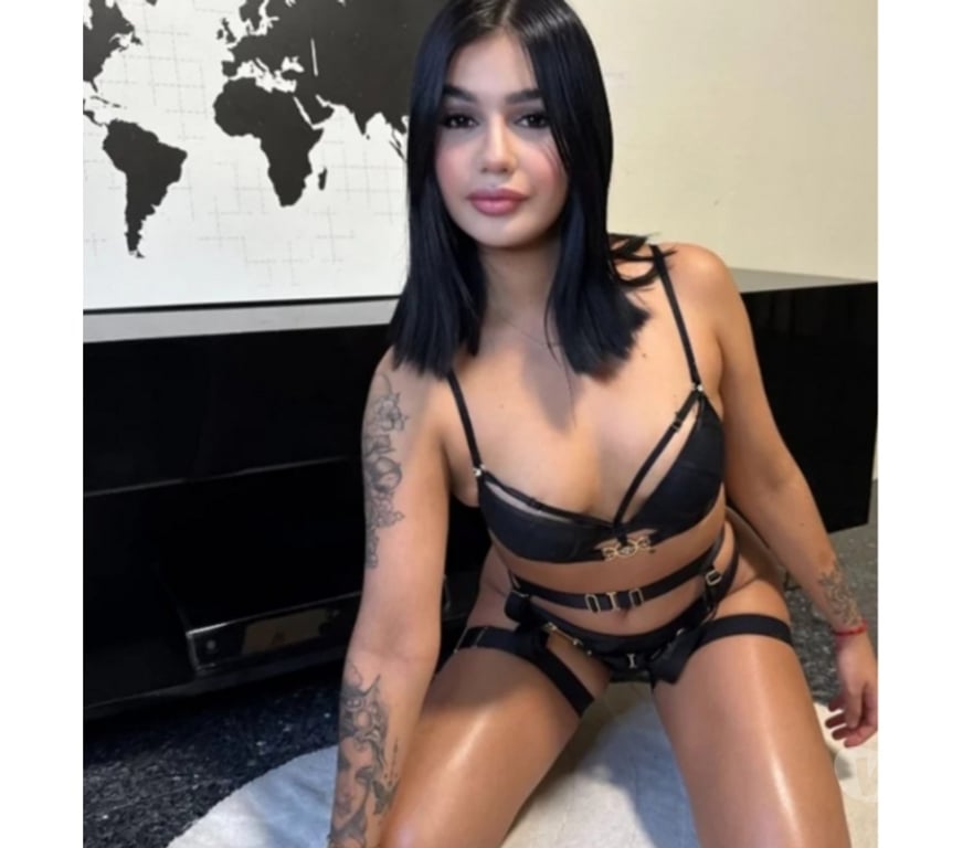 Escorts East London Manor Park Station - East London - Photos for Deea new in town I also accept couples. £90 p h incall I
