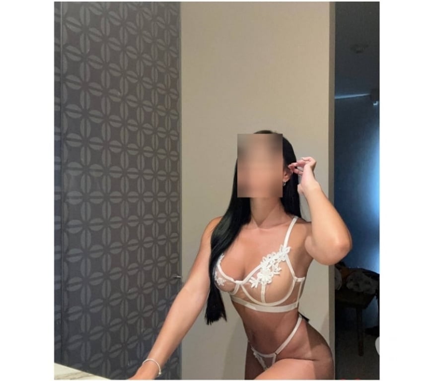 Escorts South East London Croydon - Photos for Sweet Bia 👅hot at party 🥂curvy body