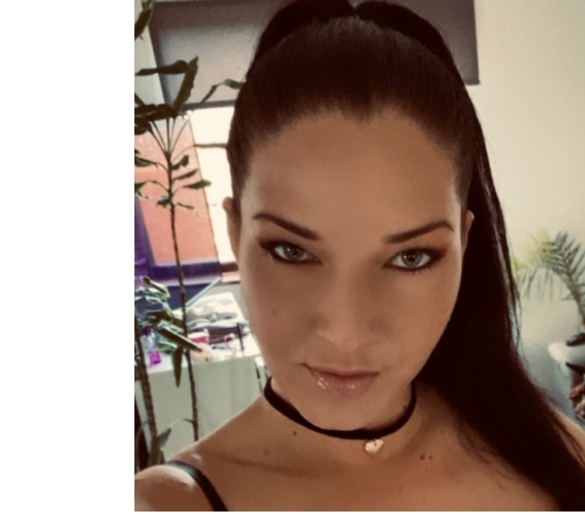 Escorts Cardiff Pentwyn - Cardiff - Photos for Relaxing escape with a friendly girl