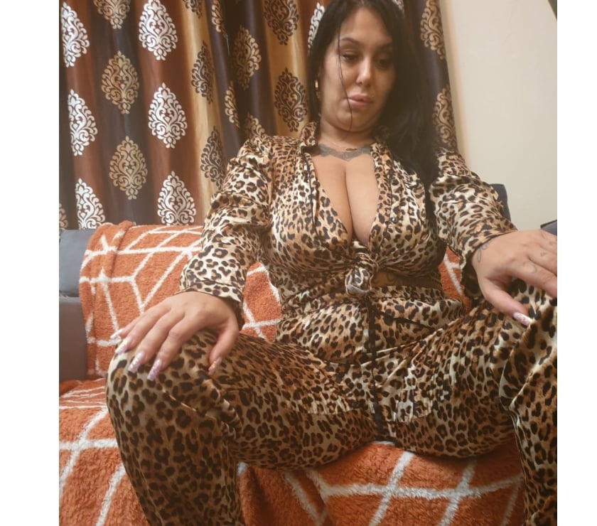 Quick 30£ milf big tits 🍒 only today here