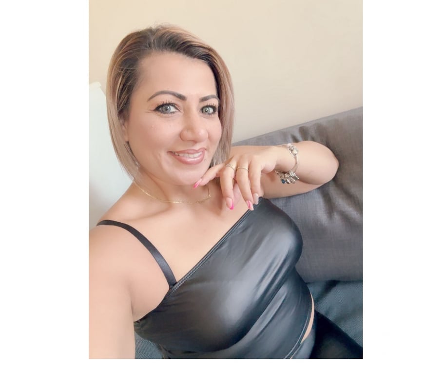 Escorts North West London Harrow - Photos for Laury party Colombian girl!