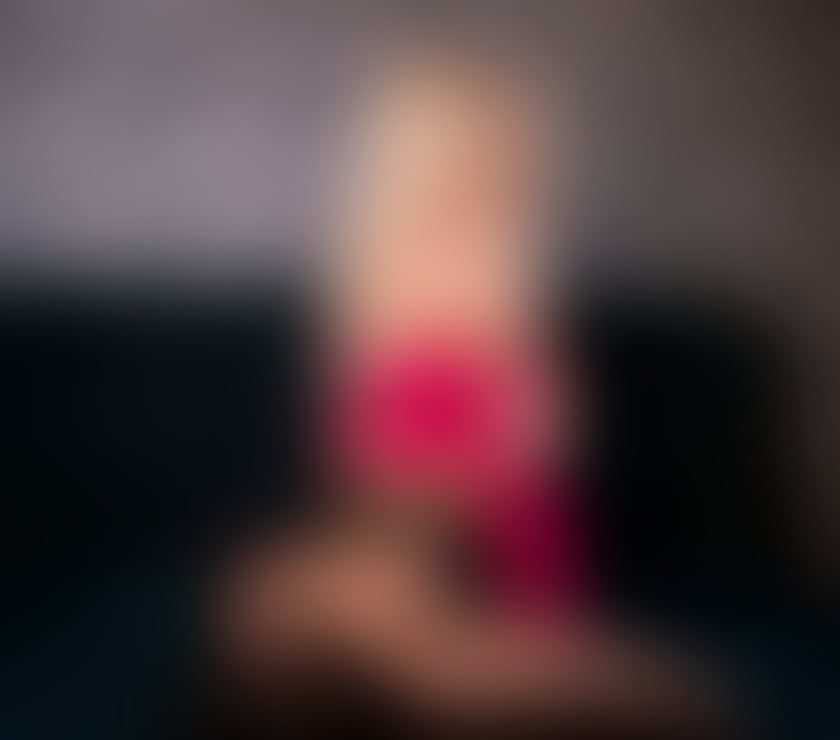 Escorts West Yorkshire Kirklees - Photos for 😈 Party girl 🎉🎉 just outcall 🥰🥳😍