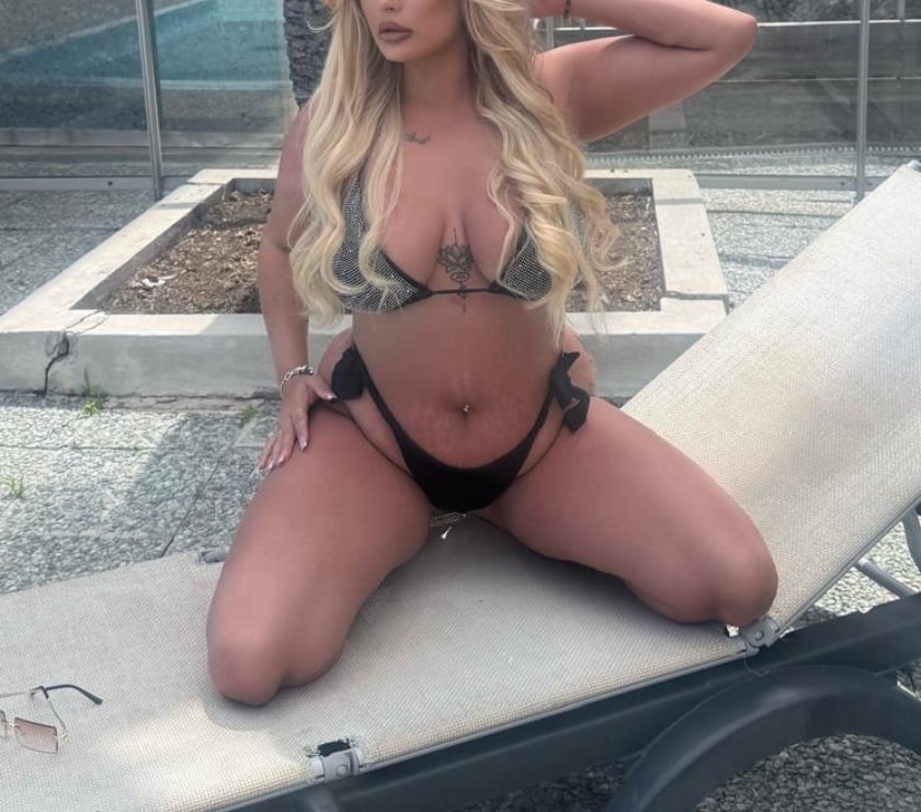 Escorts Barking and Dagenham Barking - Barking and Dagenham - Photos for Vicky With Good hair the best White Girl on here