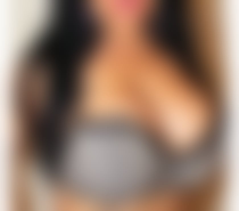 Sweet Lucia 45 years old offering unforgettable experience!