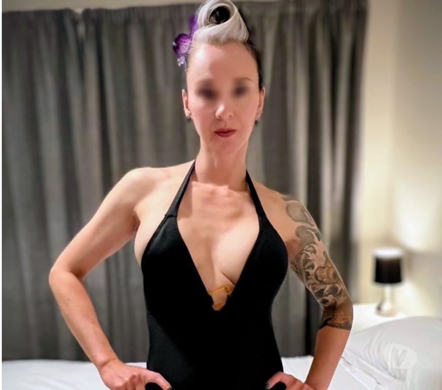 Escorts South West London Richmond upon Thames - Photos for Relaxing and Revitalising Massage by English Sadie!