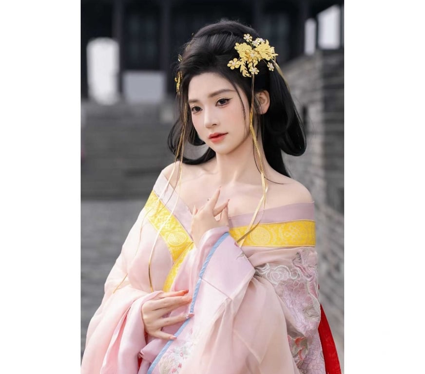 Escorts Hampshire Rushmoor - Photos for Exclusively Asian Girlfriend Experience near Fleet& Bagshot