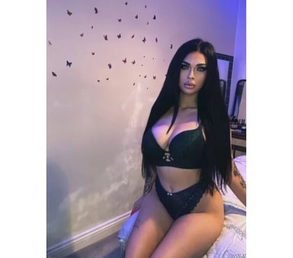 Escorts Romford Havering - Photos for Emma new in town 90 per hours