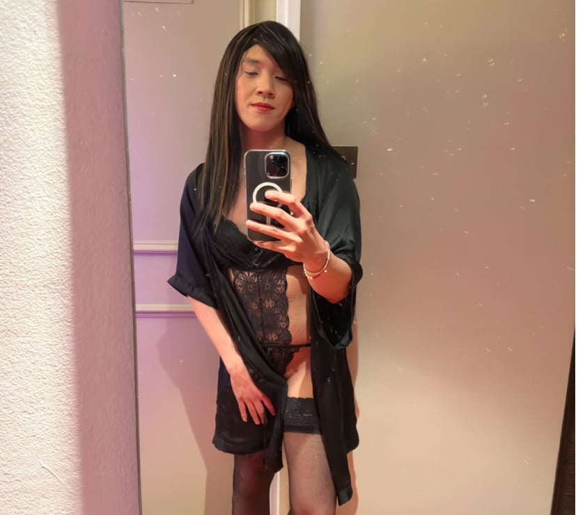 Escorts West Yorkshire Wakefield - Photos for Asian horny TV cross dresser waiting for you guys!
