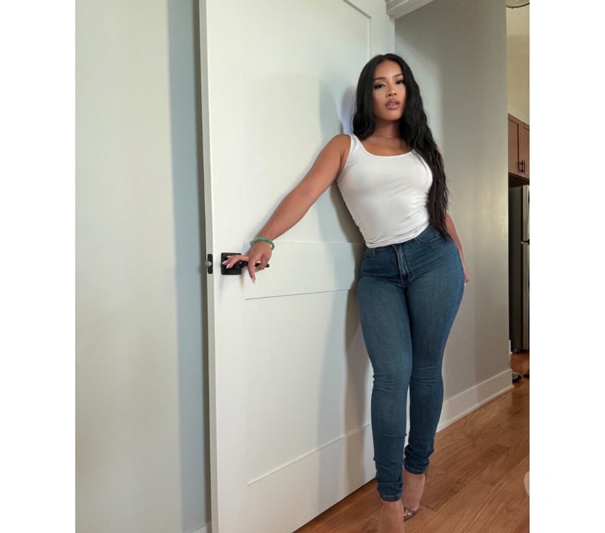 Escorts Tyne and Wear Sunderland - Photos for 💋 Soft words, warm energy, and unforgettable moments.