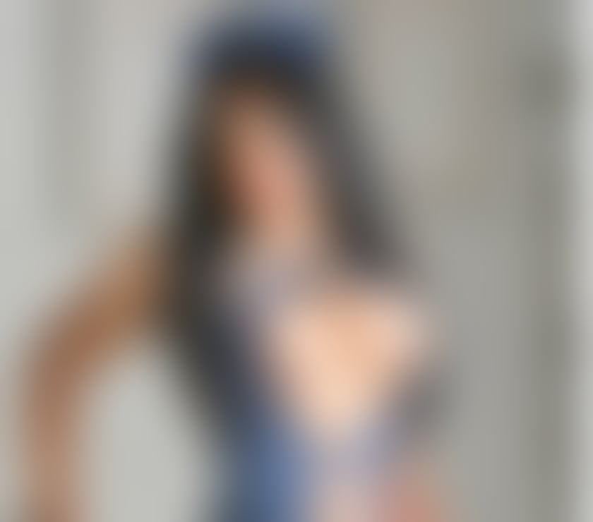 Escorts East London Bow - East London - Photos for Naughty Colombian transsexual completes huge endowment
