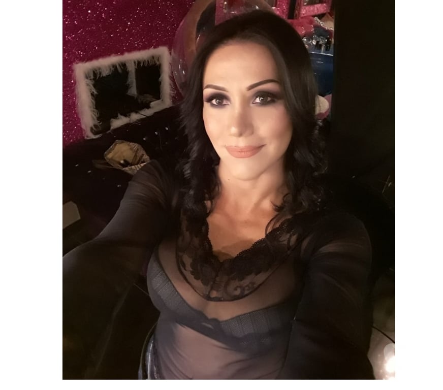 Trans Escorts Kent Medway - Kent - Photos for Feminine Juicy Smooth Model TRANS Girl With Hard TOY