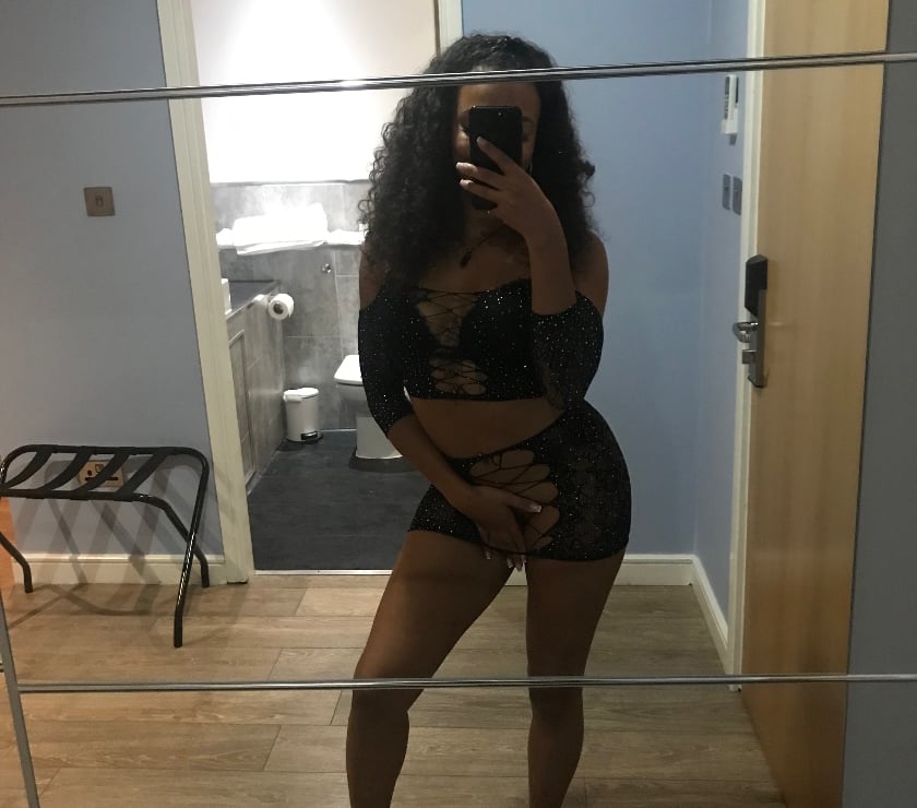 Escorts West Yorkshire Leeds - Photos for Curvy Biracial British Bombshell😈💦