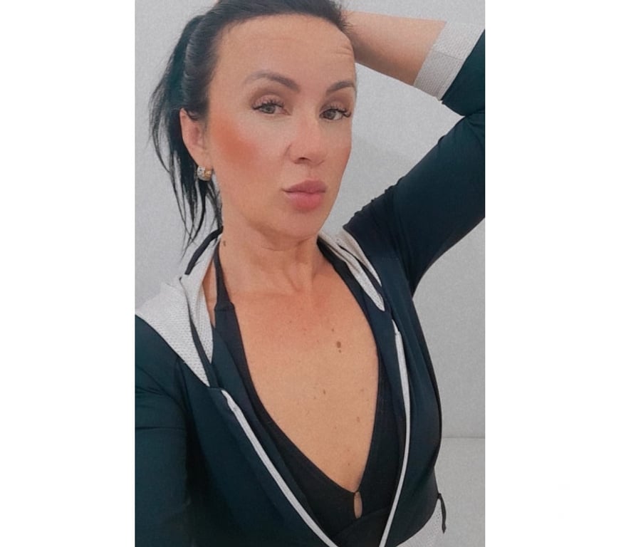 Escorts East London Bow - East London - Photos for LANA 🇧🇷CURVY✨🥂PARTYGIRL🍾