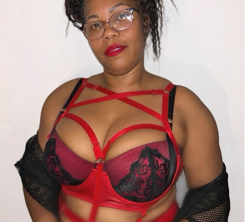 Escort Edinburgh Old Town Edinburgh - Photos for Hot Milf in the city 07729670005