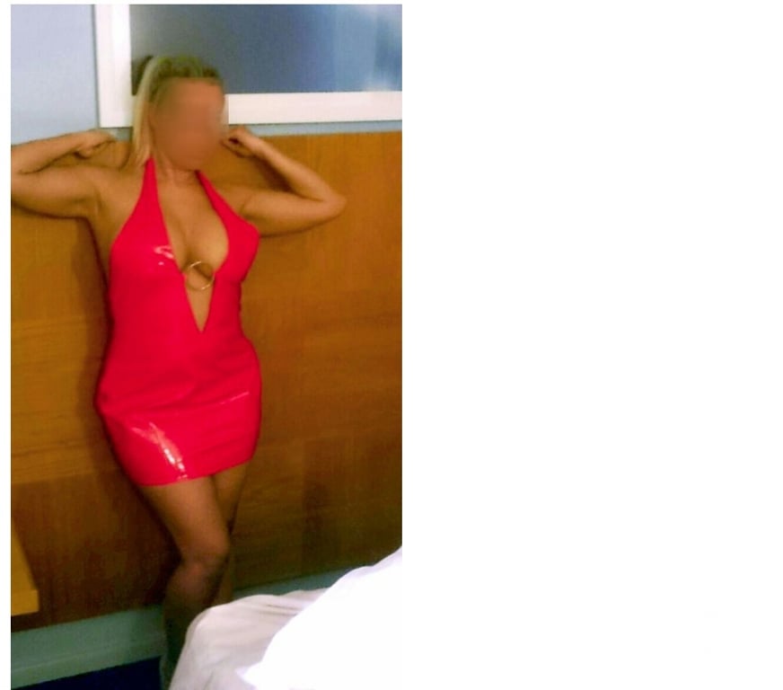 Escorts Hertfordshire Broxbourne - Photos for Polish Pie Pandora Mature Well Experienced Slimmer figure!