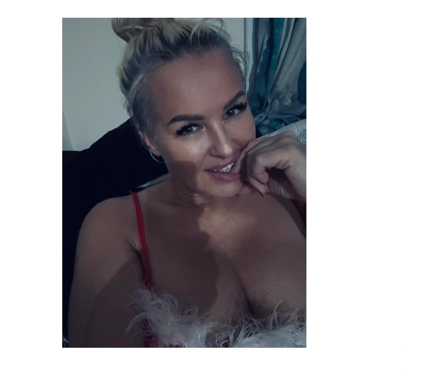 Escorts Hertfordshire Broxbourne - Photos for Polish Pie Pandora Mature Well Experienced Slimmer figure!