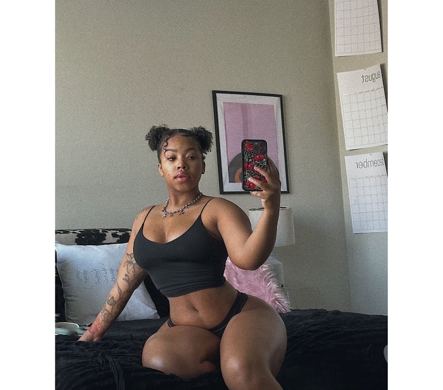 Escorts South East London Croydon - Photos for Baddest🐩 Latín Hottie 🔥🍑 first time around🔥