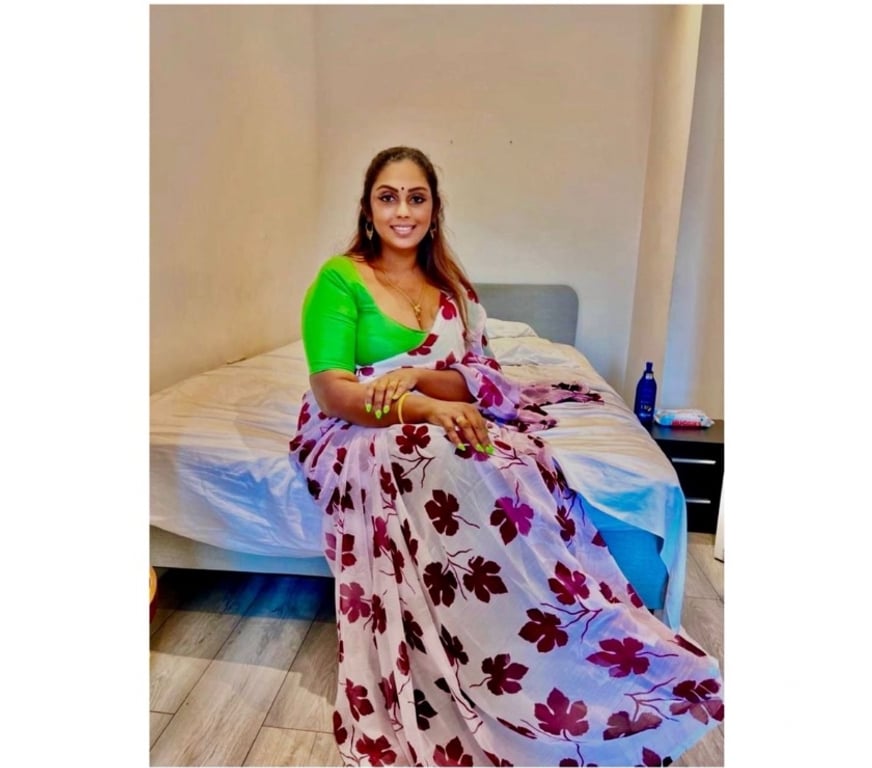 Escorts East London Barking Station - East London - Photos for Suguna South Indian Tamil Nadu Girl New In Barking 🇮🇳