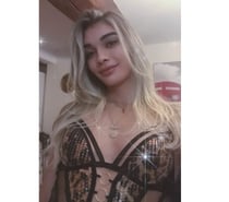 Hot girlfriend in the city🤤💯🍯