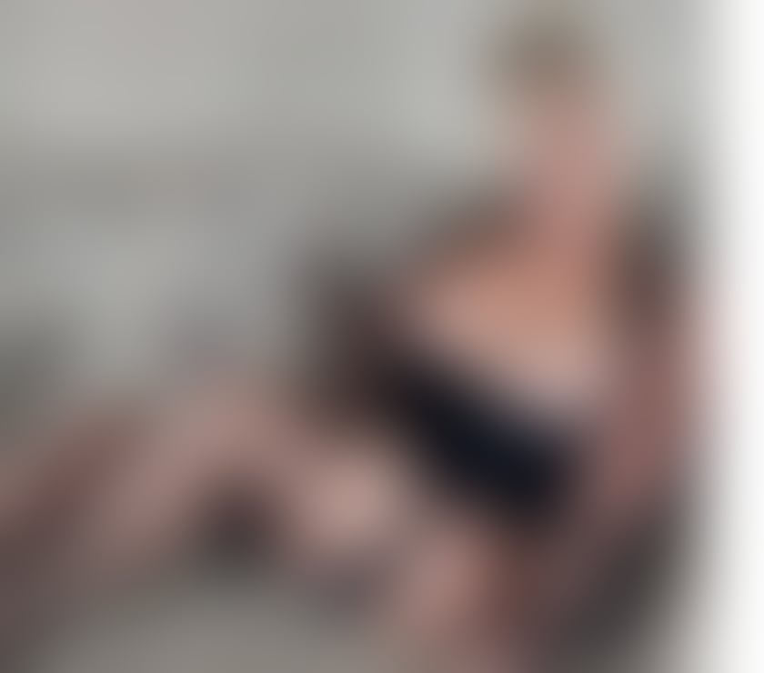 Escorts Kent Swale - Photos for Attractive mature Escort companion GILF