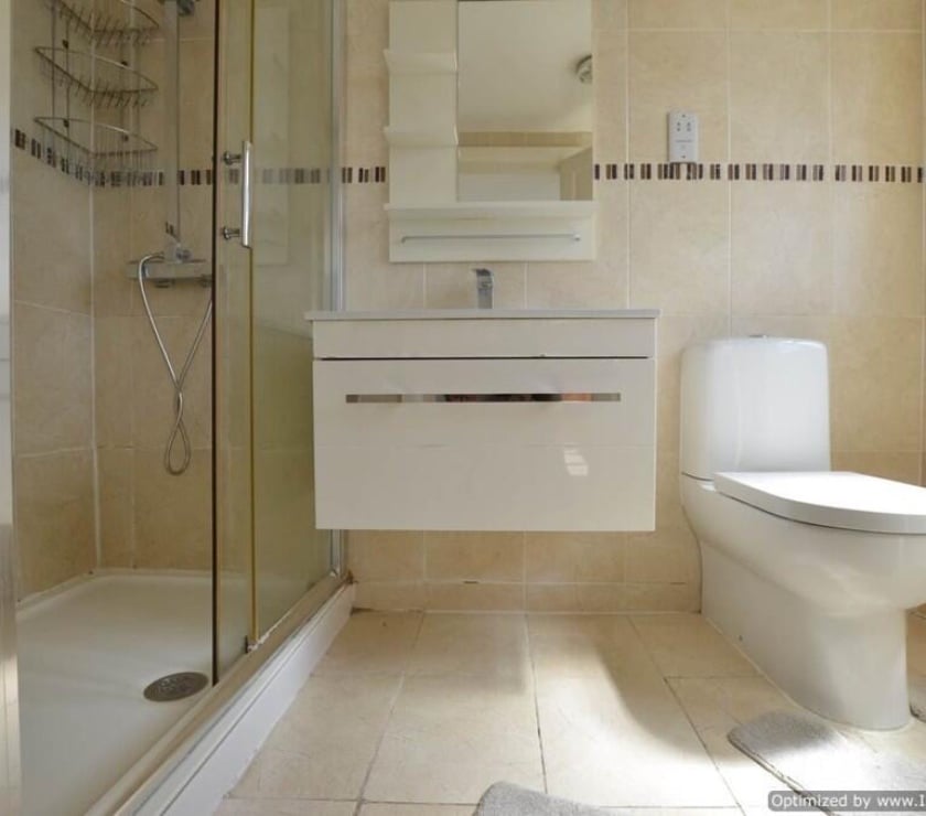 Property to Rent Brent Kenton - Harrow - Photos for Stunning 5-Bed Extended Semi-Detached Home on Kenton Road