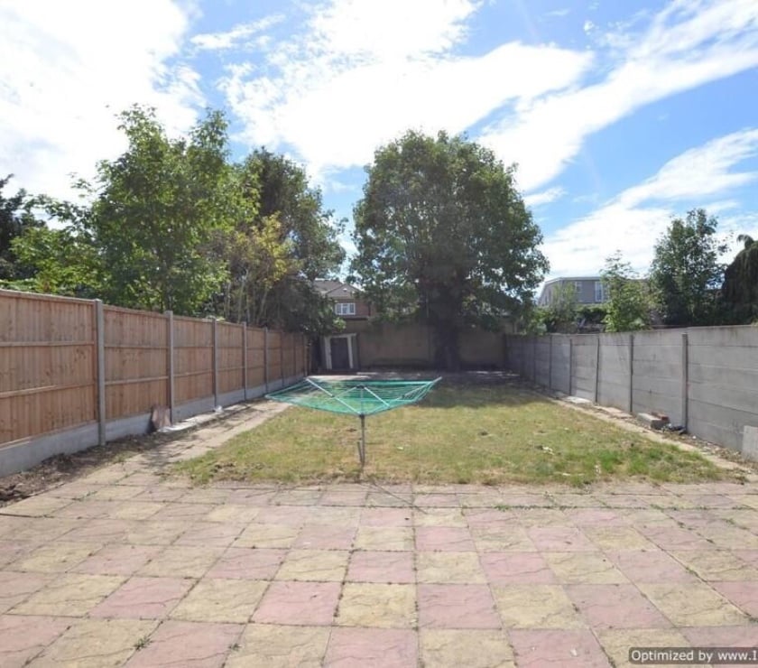Property to Rent Brent Kenton - Harrow - Photos for Stunning 5-Bed Extended Semi-Detached Home on Kenton Road