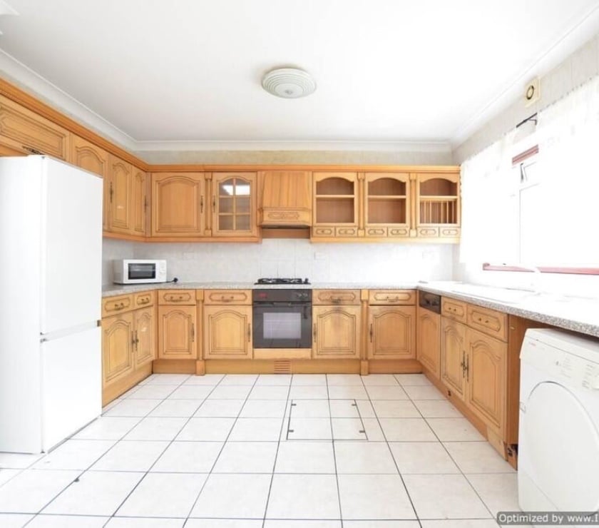 Property to Rent Brent Kenton - Harrow - Photos for Stunning 5-Bed Extended Semi-Detached Home on Kenton Road