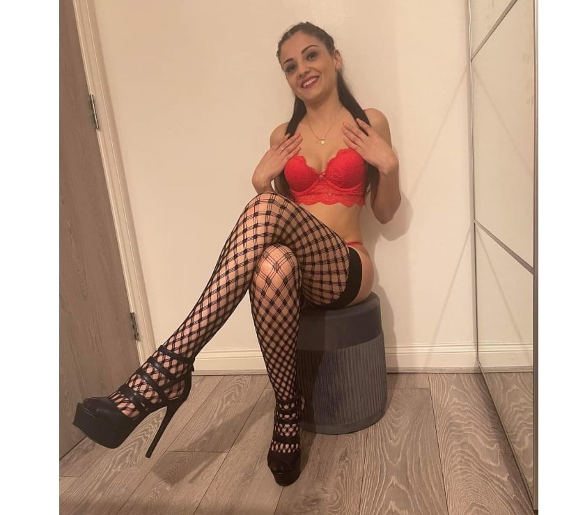 Escorts West London Hillingdon - Photos for Sexy beautiful Emilly 1h only 70♥️💙