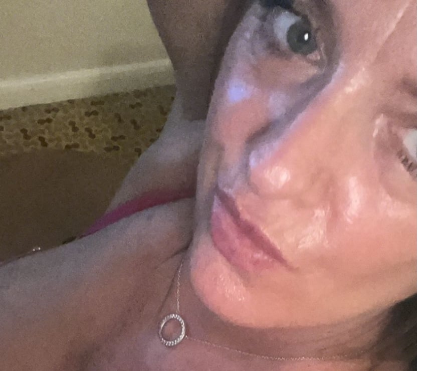 Adult Entertainment South East London Surrey Quays - South East London - Photos for Busty MILF avail for Video calls etc content 😎