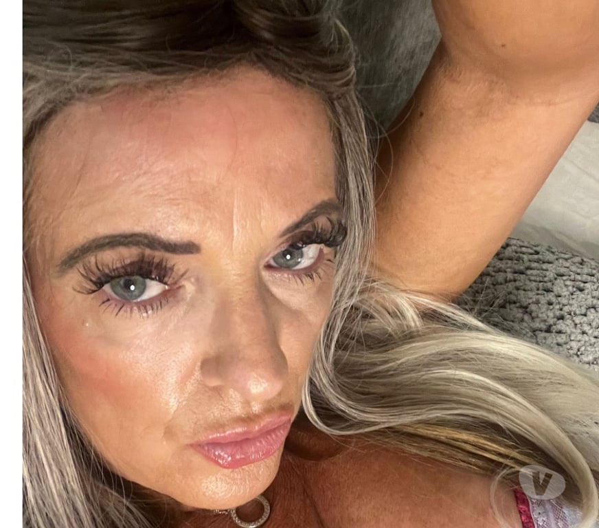 Adult Entertainment South East London Surrey Quays - South East London - Photos for Busty MILF avail for Video calls etc content 😎
