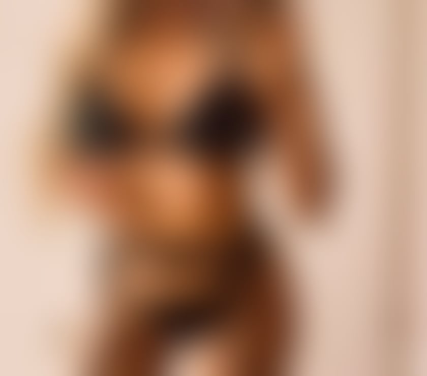 Escorts West Yorkshire Bradford - Photos for SEXY BUSTY POLISH KARINA