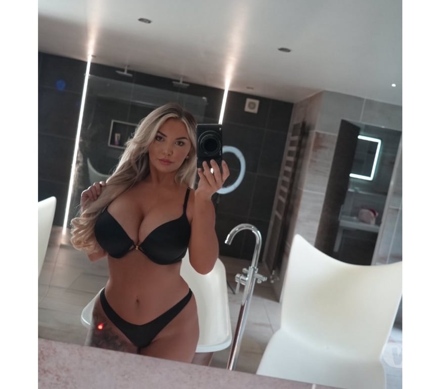 Escorts Surrey Woking - Photos for The Surprise You’ve Been Waiting For 🔞 💎