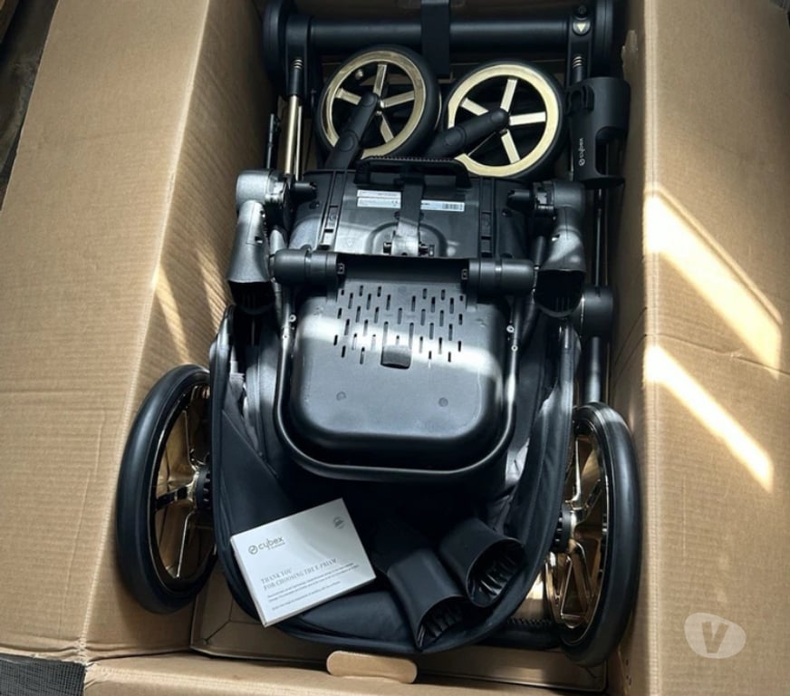 Used baby clothes Greater Manchester Manchester - Photos for Cybex E Priam Jeremy Scott Trekking Frame and Lux Seat Smart