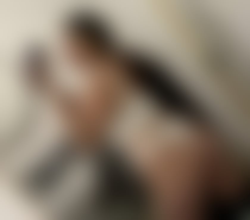💋YOUNG & BEAUTIFUL- NEW IN TOWN 💋 CALL ME